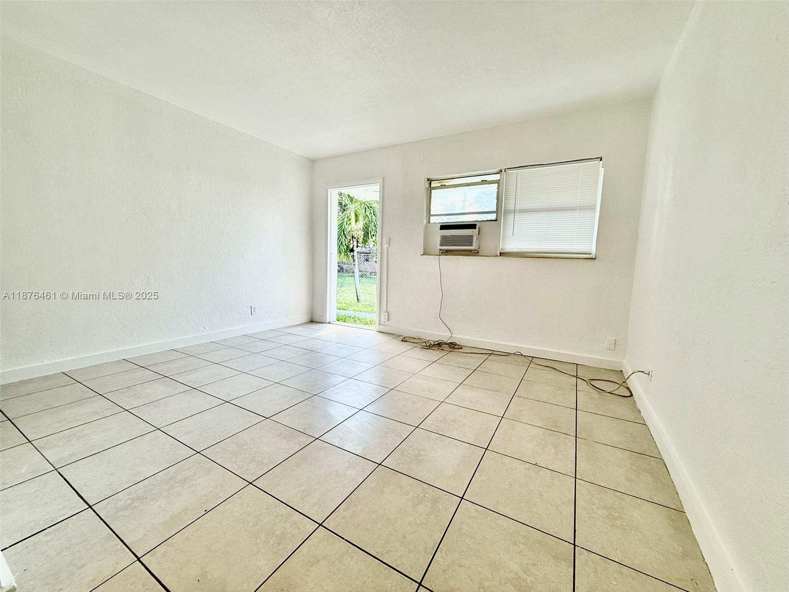 COLLEGE TRACT - Residential Lease