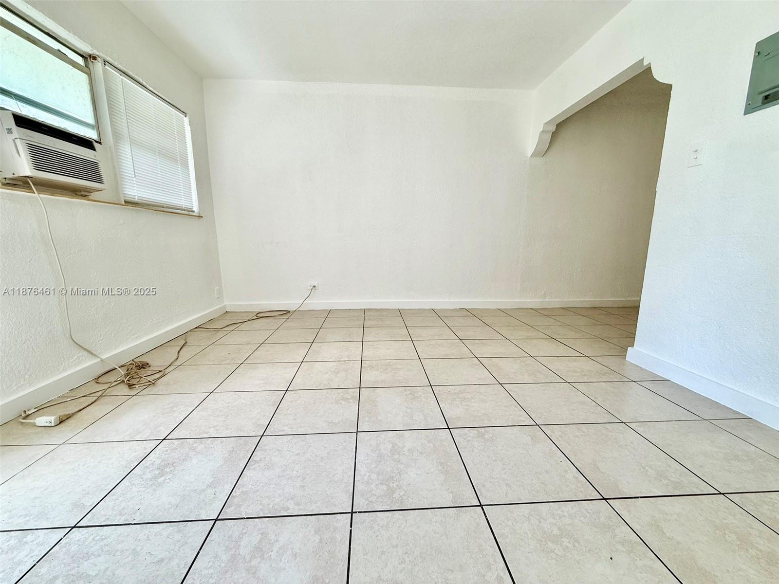 COLLEGE TRACT - Residential Lease