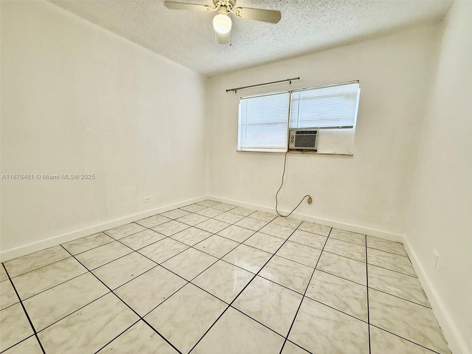 COLLEGE TRACT - Residential Lease