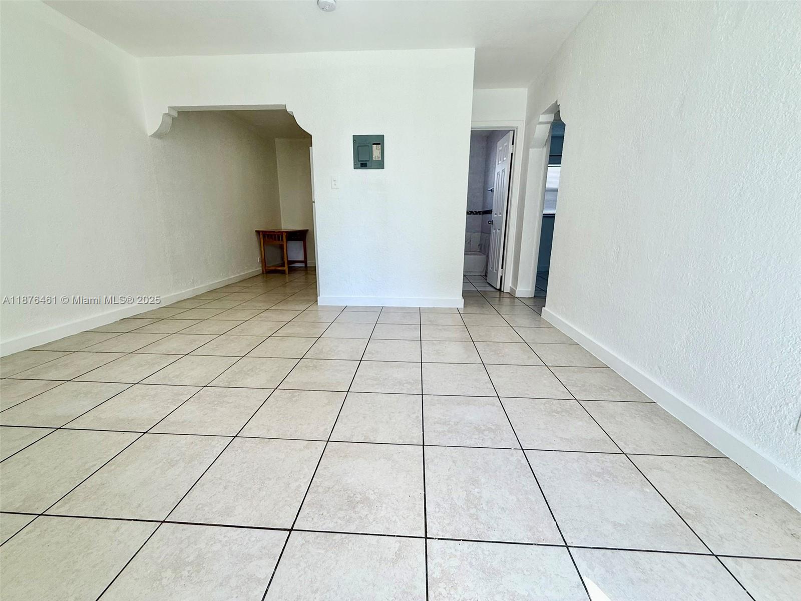 COLLEGE TRACT - Residential Lease
