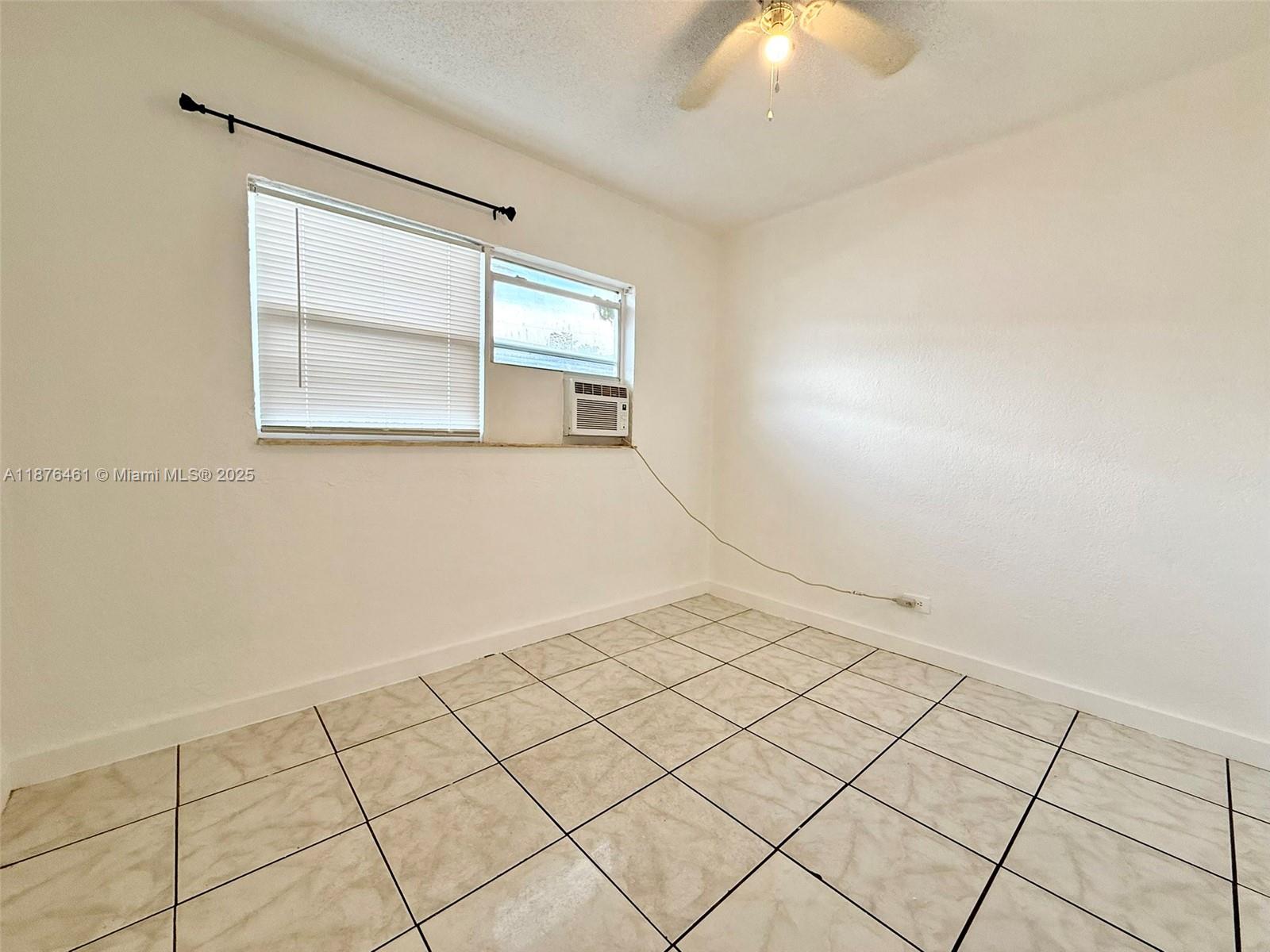 COLLEGE TRACT - Residential Lease