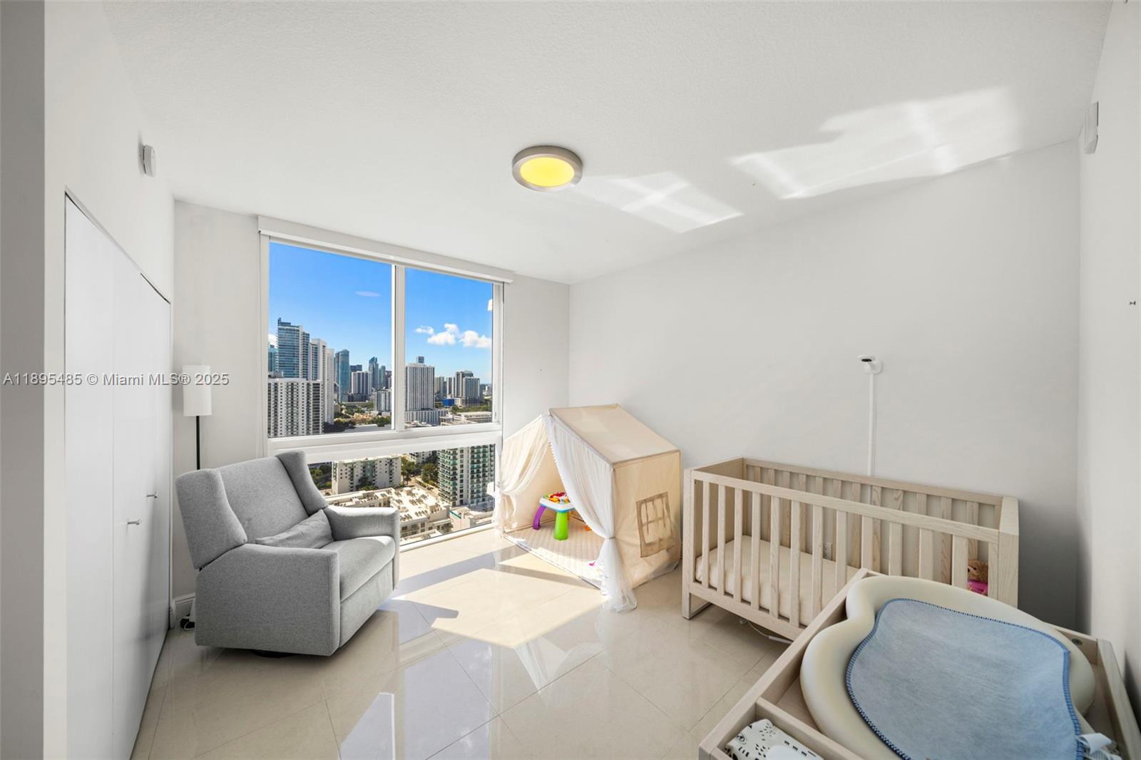 BAY HOUSE MIAMI CONDO - Residential