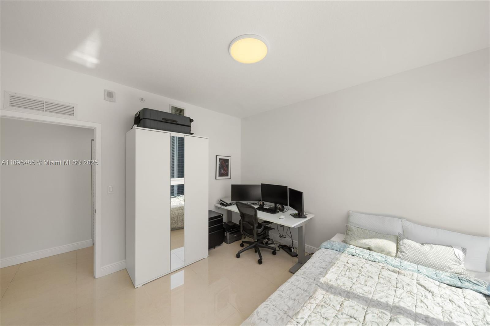 BAY HOUSE MIAMI CONDO - Residential