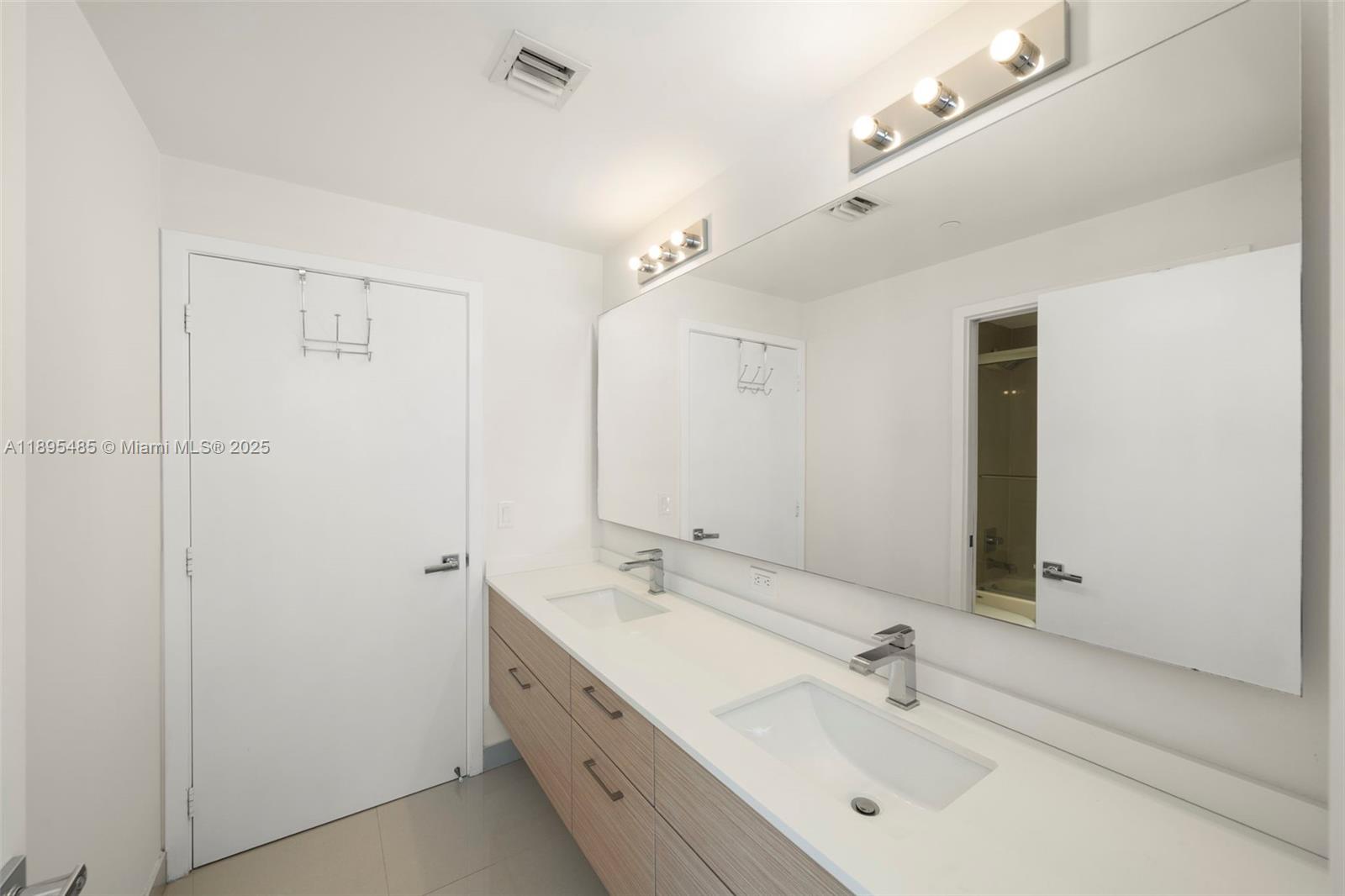 BAY HOUSE MIAMI CONDO - Residential