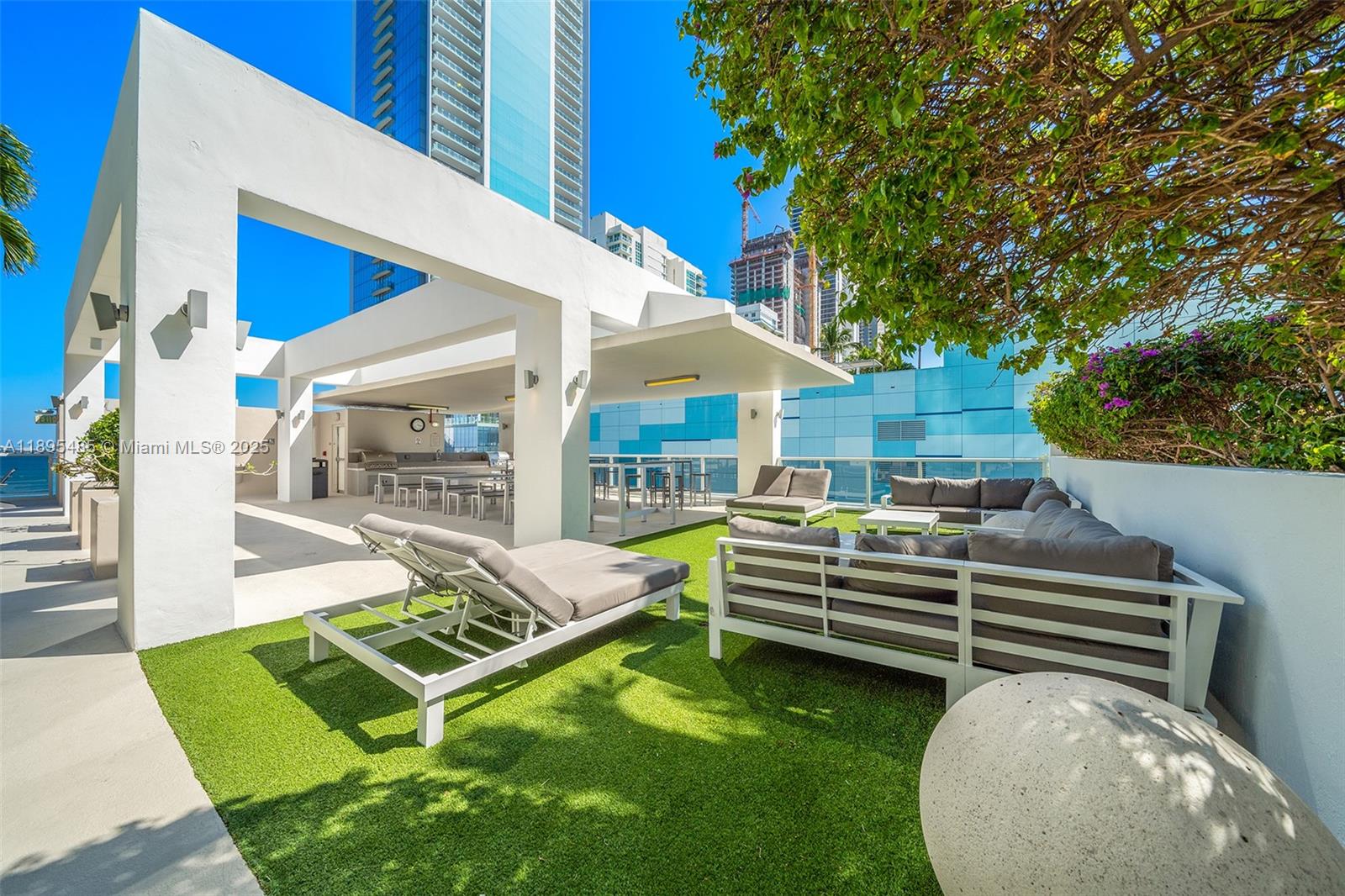 BAY HOUSE MIAMI CONDO - Residential