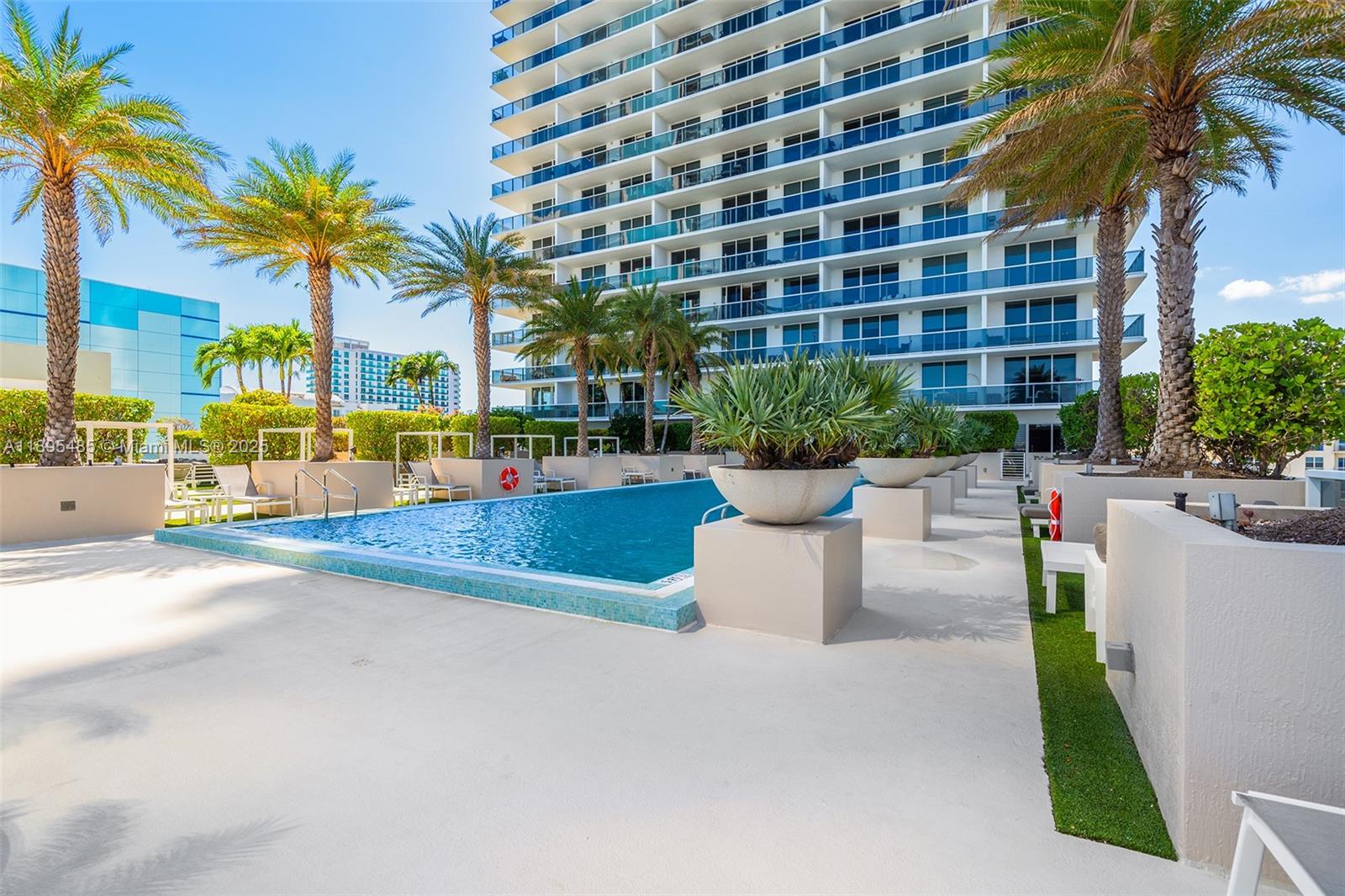 BAY HOUSE MIAMI CONDO - Residential