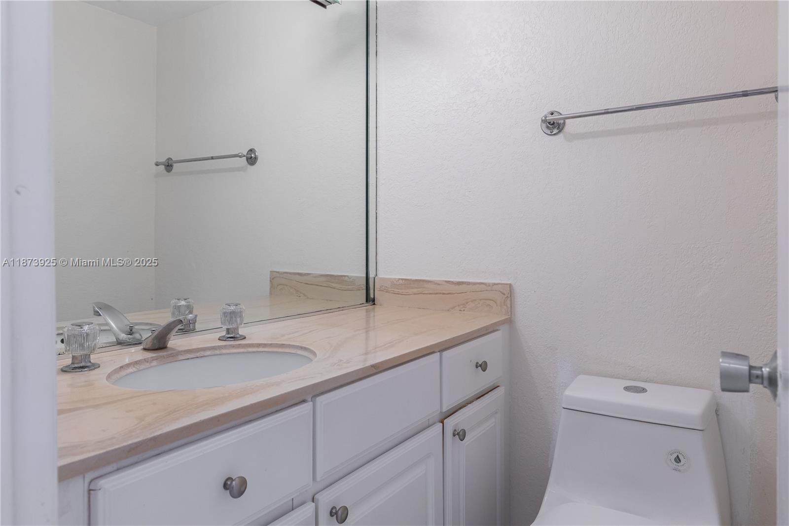 HEMISPHERES CONDO - Residential Lease