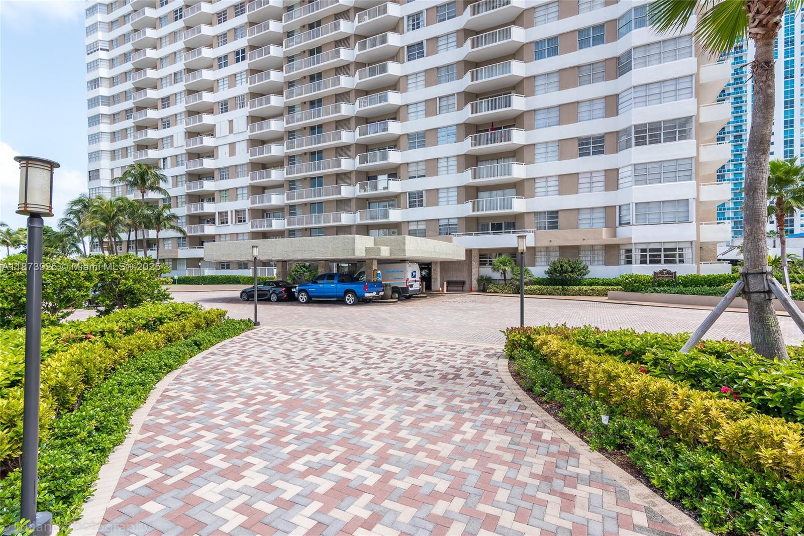 HEMISPHERES CONDO - Residential Lease