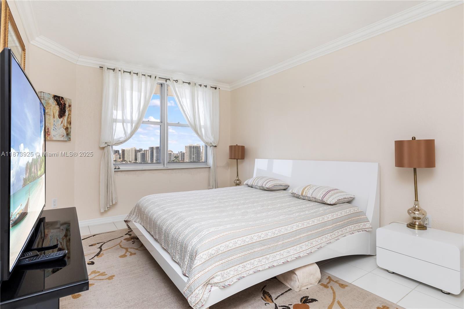 HEMISPHERES CONDO - Residential Lease