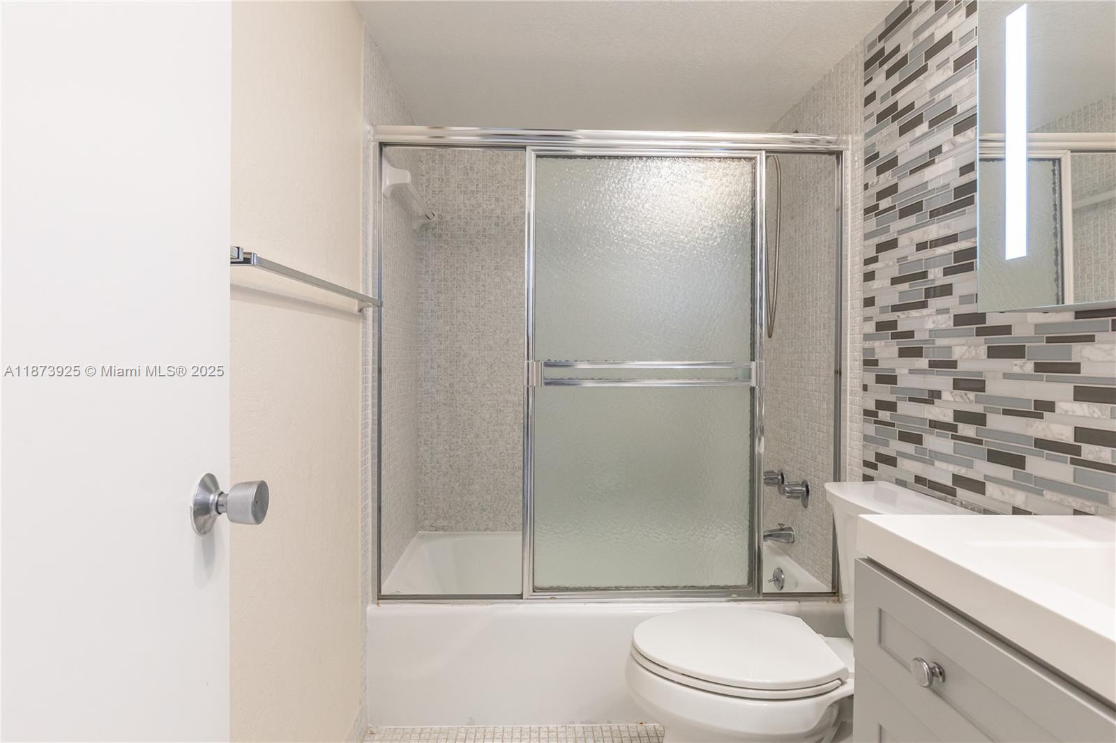 HEMISPHERES CONDO - Residential Lease