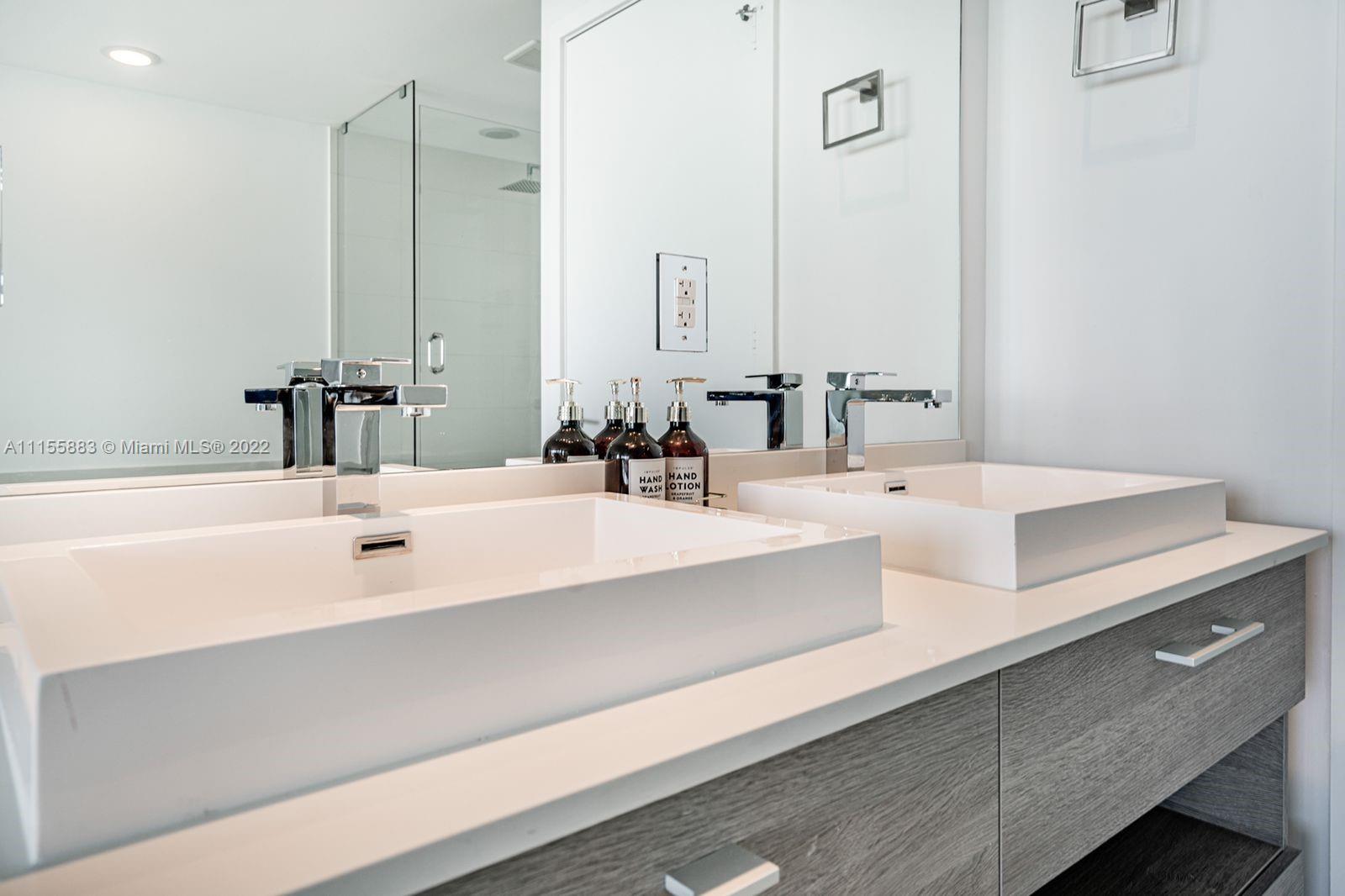 PARAISO BAY CONDO - Residential Lease