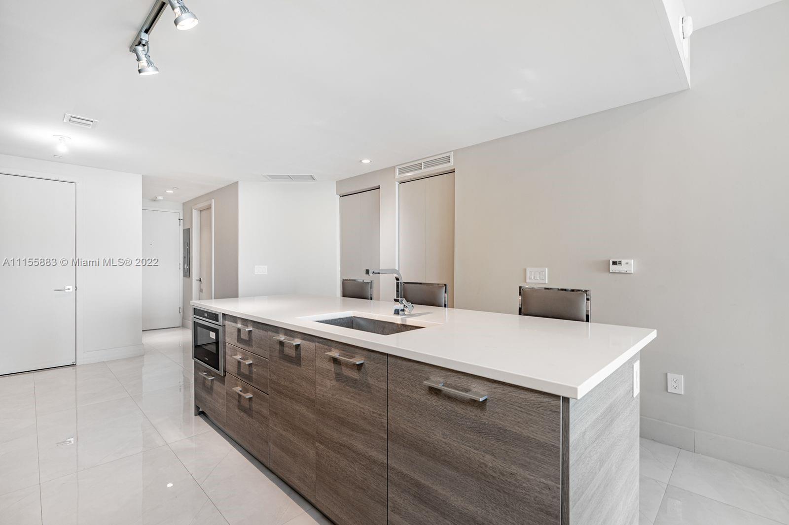 PARAISO BAY CONDO - Residential Lease