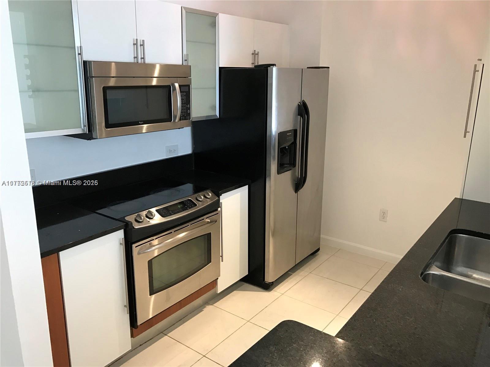 Rental Property at 18800 Ne 29th Ave 210, Aventura, Miami-Dade County, Florida - Bedrooms: 1 
Bathrooms: 1  - $2,150 MO.