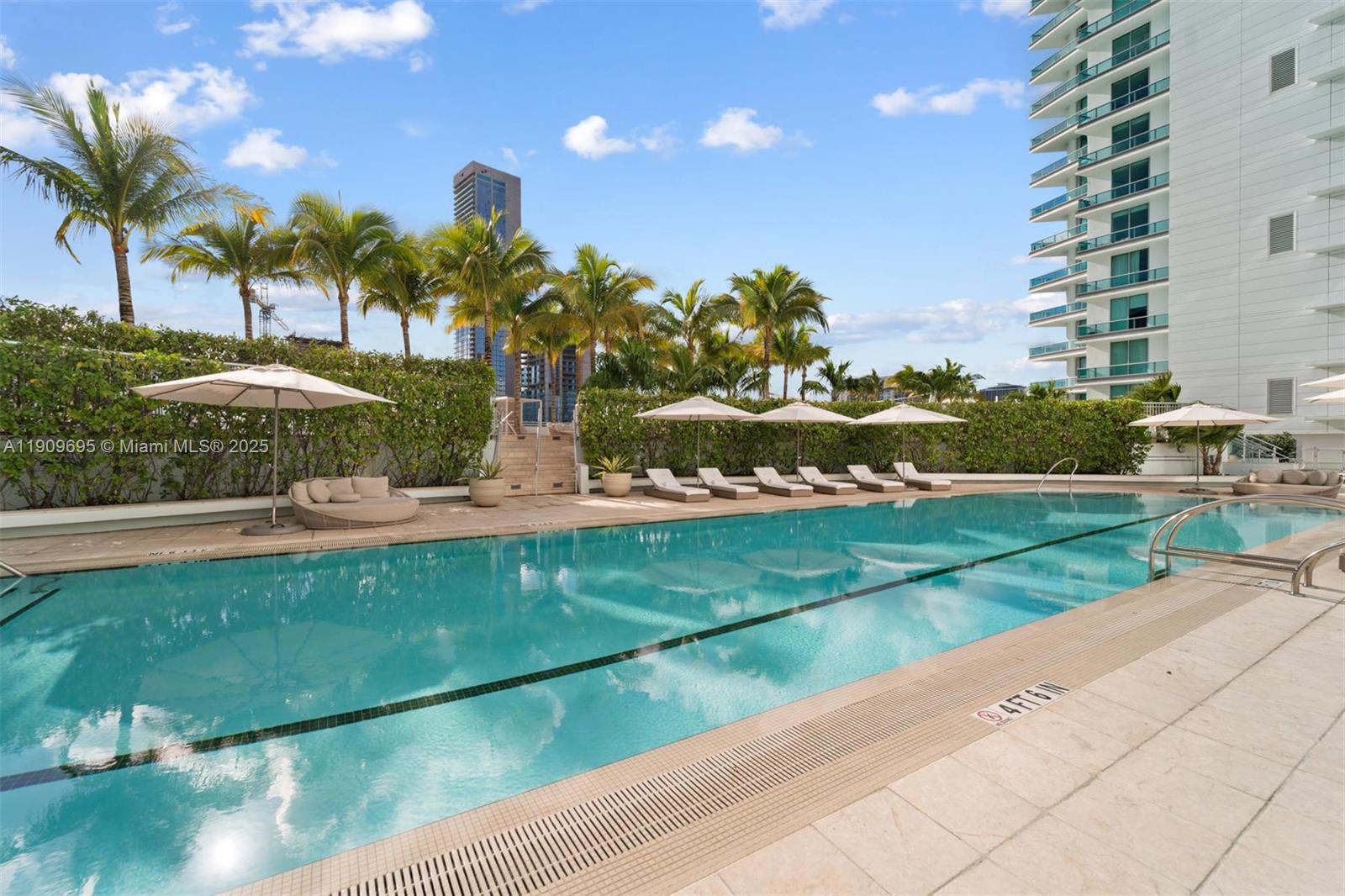900 BISCAYNE BAY CONDO - Residential