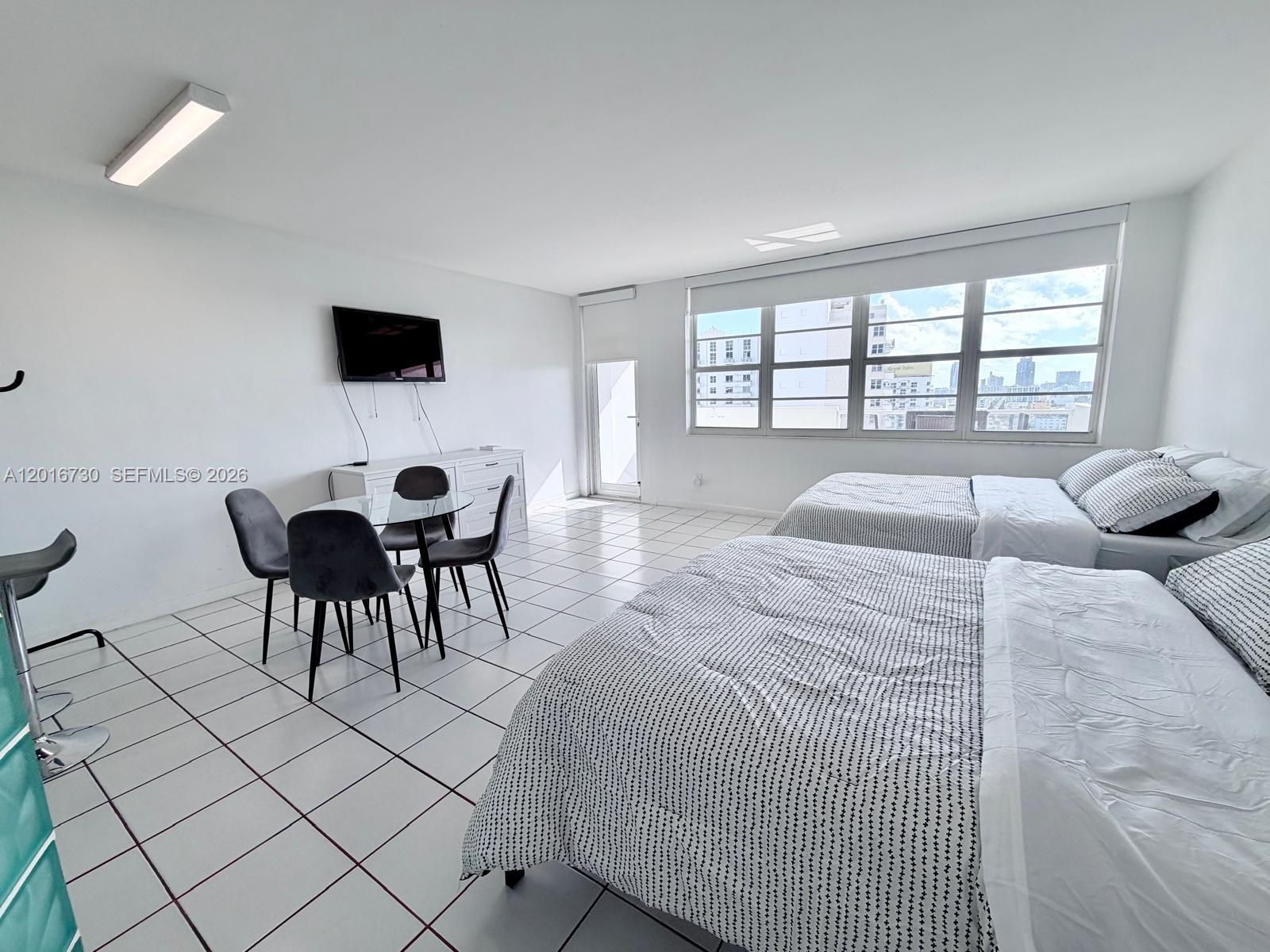 THE DECOPLAGE CONDO - Residential Lease