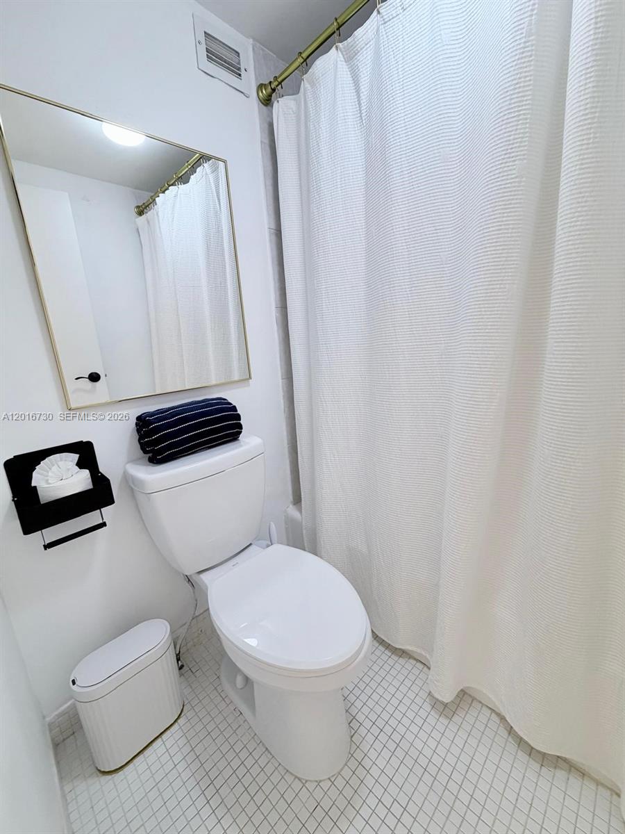 THE DECOPLAGE CONDO - Residential Lease