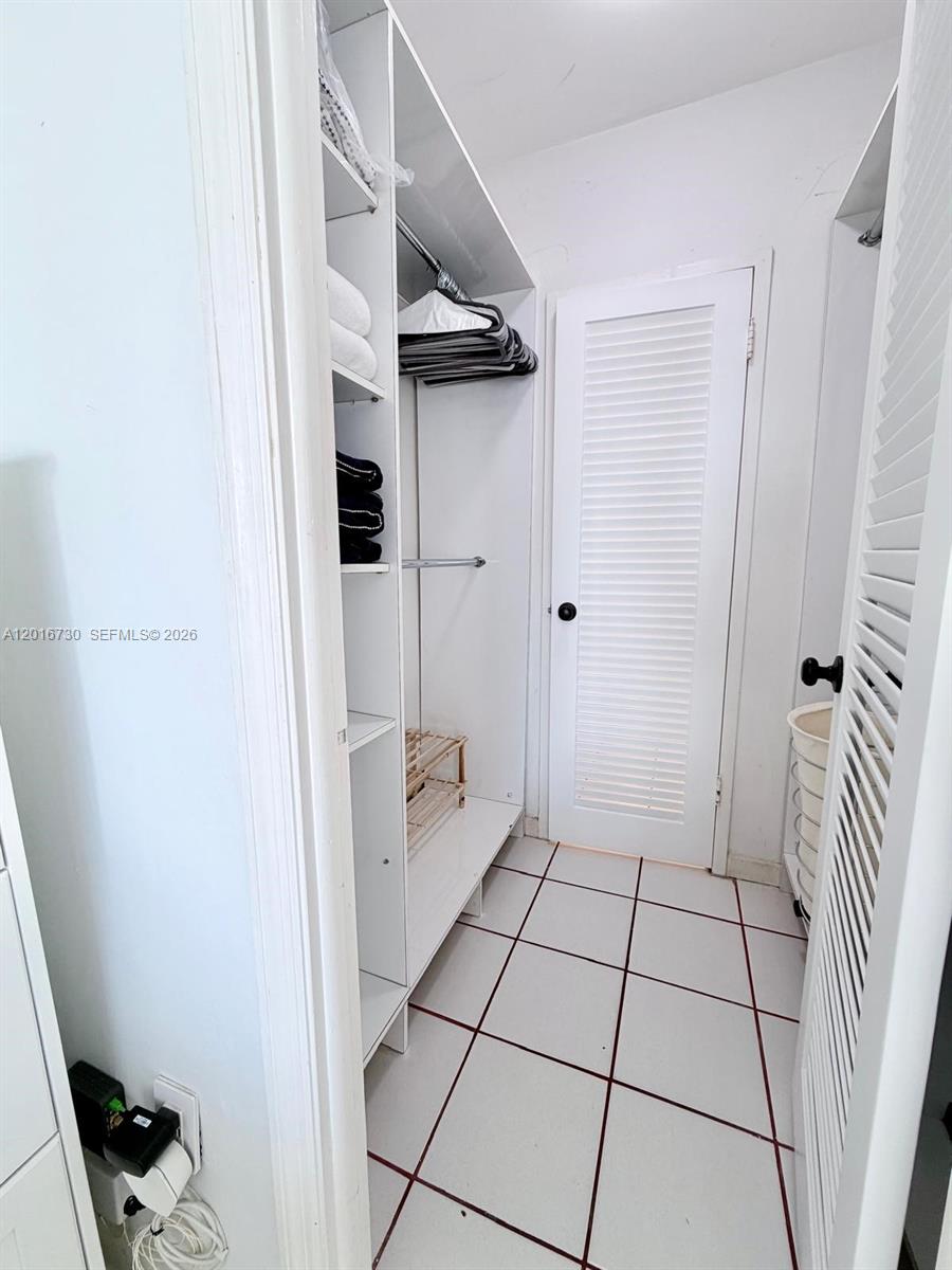 THE DECOPLAGE CONDO - Residential Lease