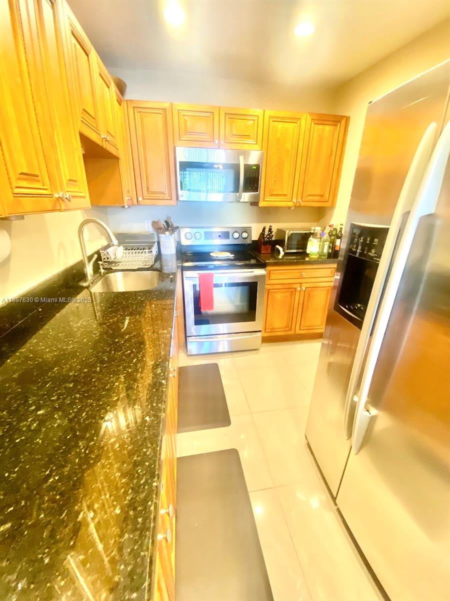 FLORENCE CONDO - Residential Lease