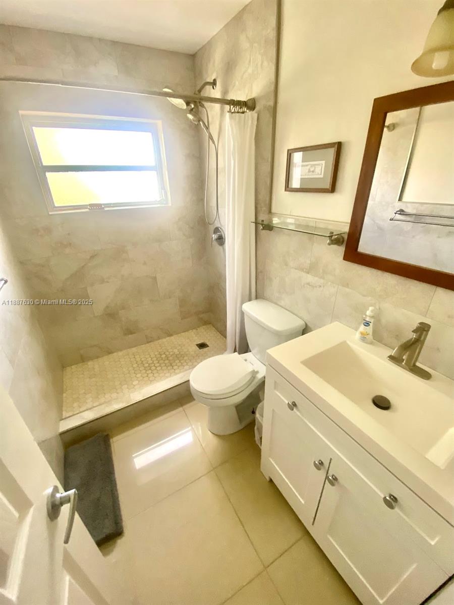 FLORENCE CONDO - Residential Lease