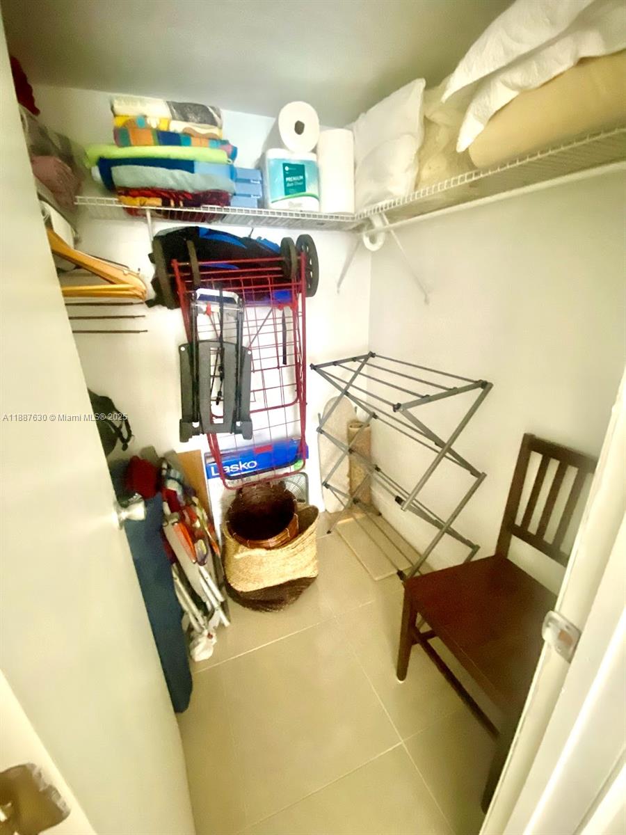FLORENCE CONDO - Residential Lease