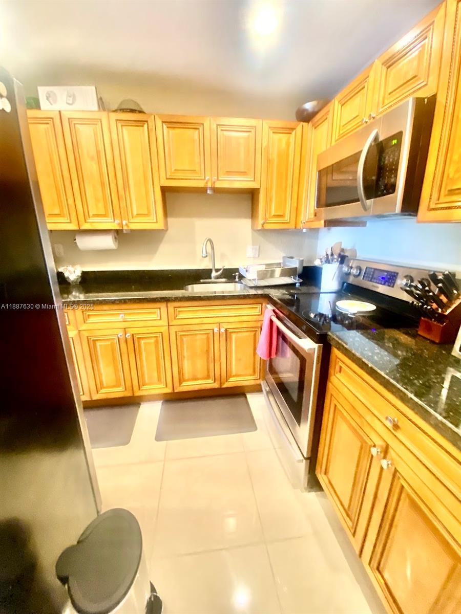 FLORENCE CONDO - Residential Lease