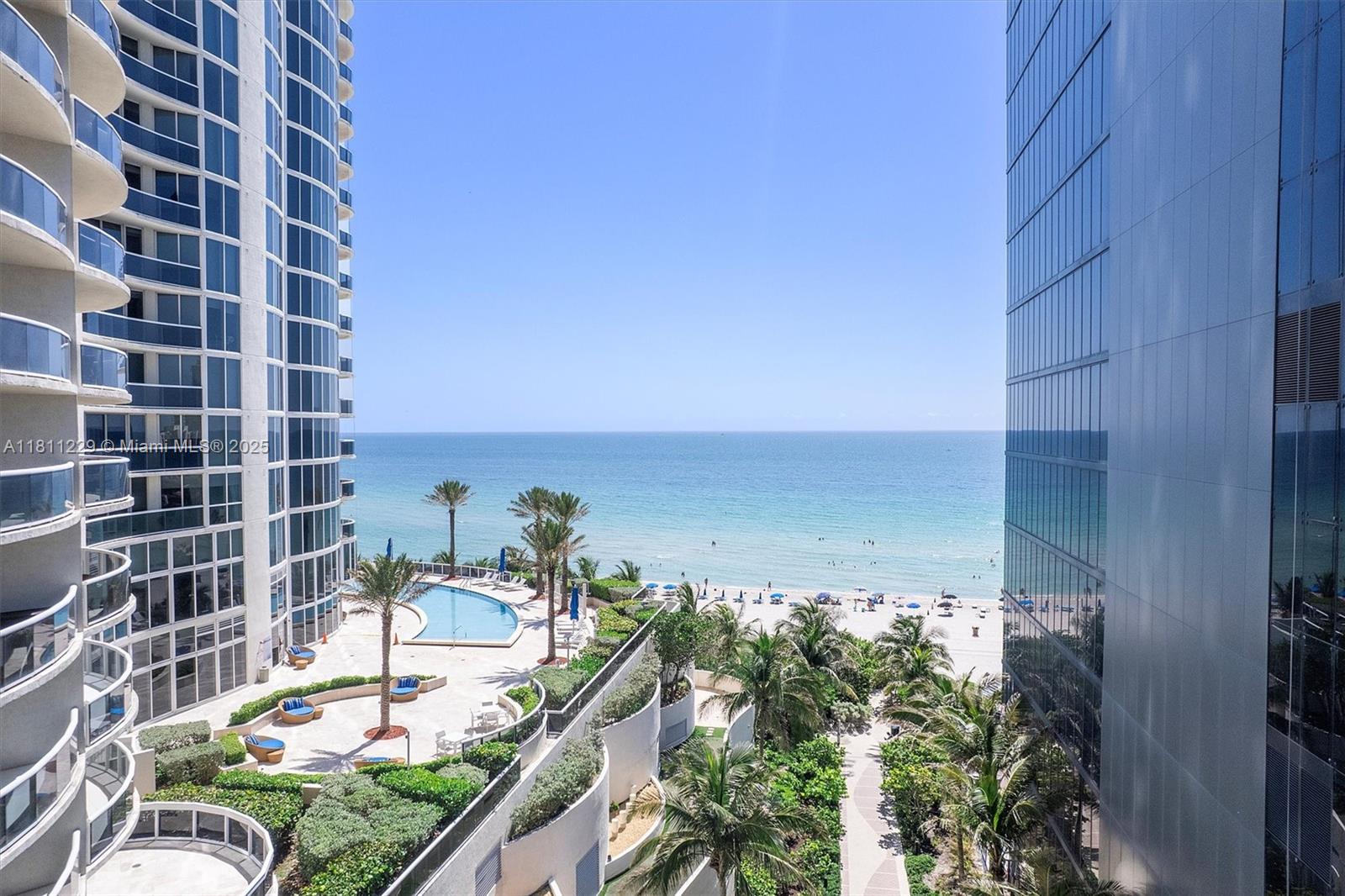 17201 Collins Ave 1205