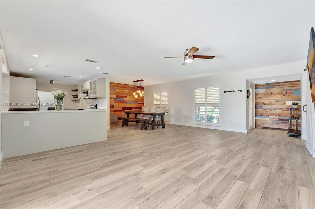 Photo of 651 E Lake Dasha Dr, Plantation, FL 33324 (MLS # A11809845)