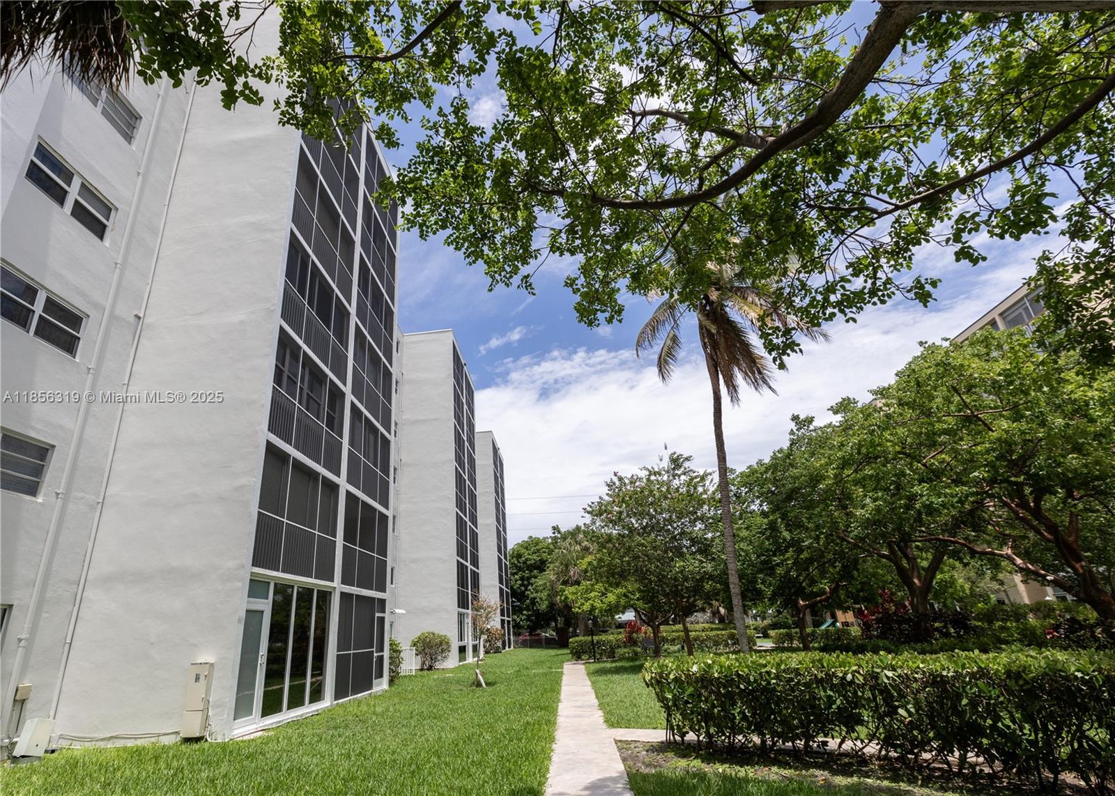 MEADOWBROOK TOWERS CONDO E - Residential