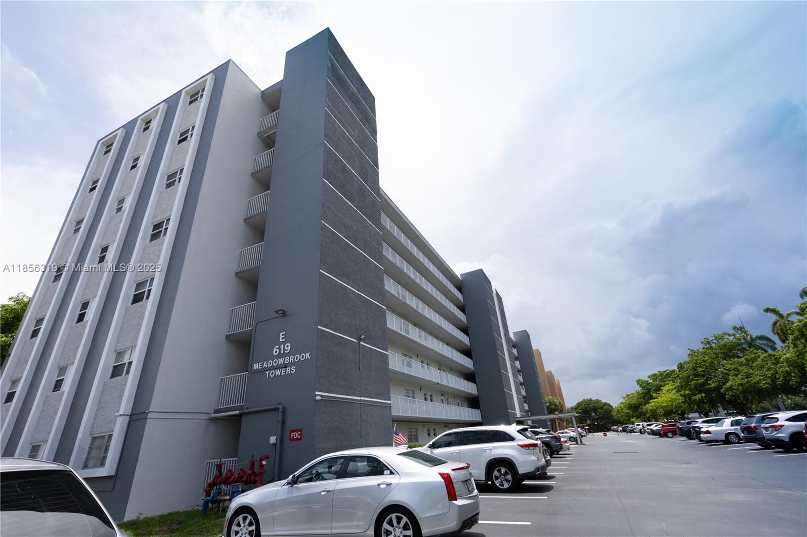 MEADOWBROOK TOWERS CONDO E - Residential