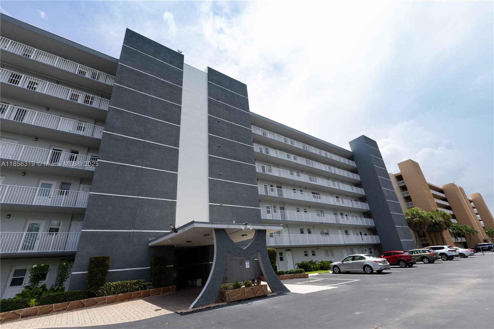 MEADOWBROOK TOWERS CONDO E - Residential