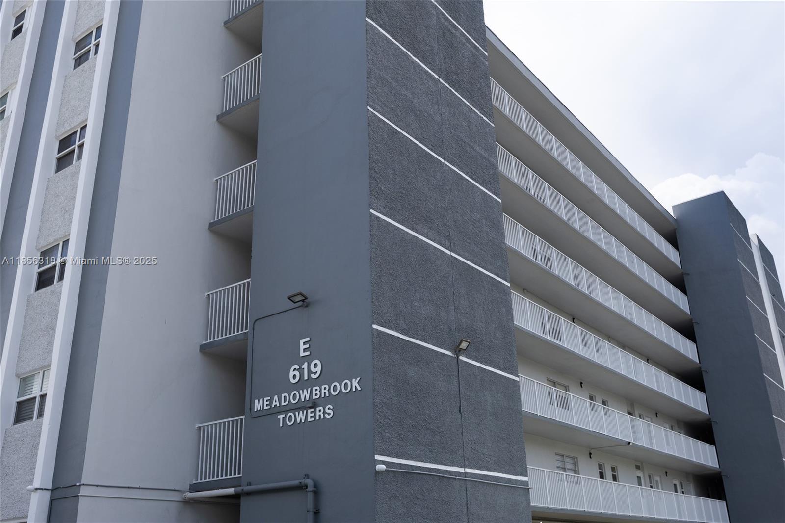 MEADOWBROOK TOWERS CONDO E - Residential