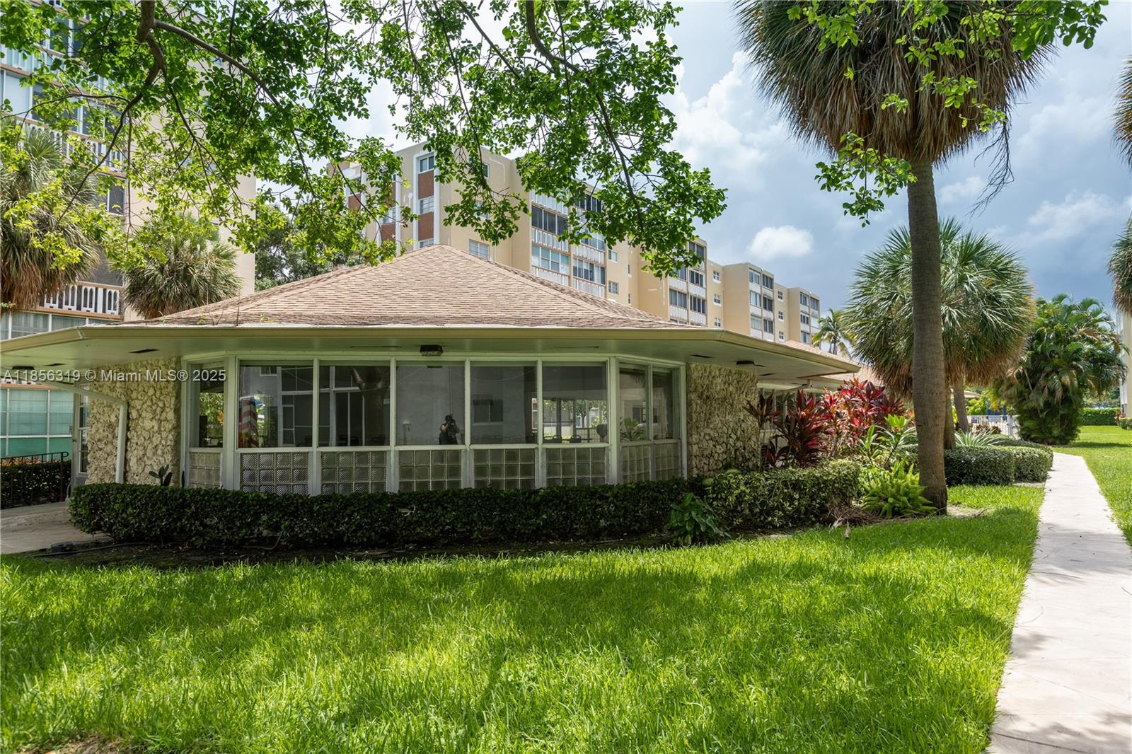 MEADOWBROOK TOWERS CONDO E - Residential