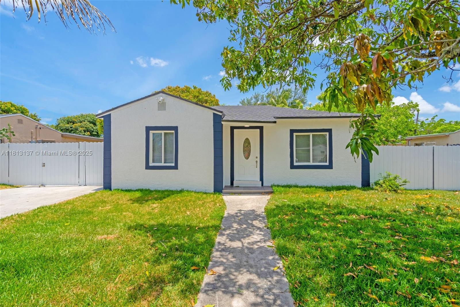 Property for Sale at 910 Nw 123 St, North Miami, Miami-Dade County, Florida - Bedrooms: 5 
Bathrooms: 4  - $659,000