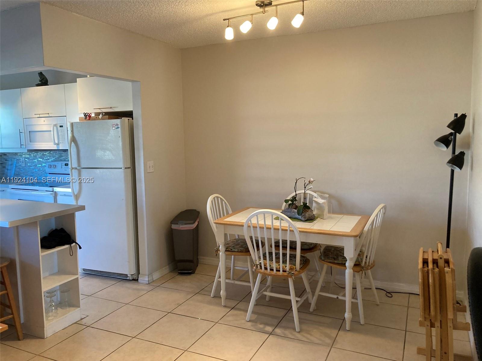 BEVERLY HILLS CONDO NUMBE - Residential