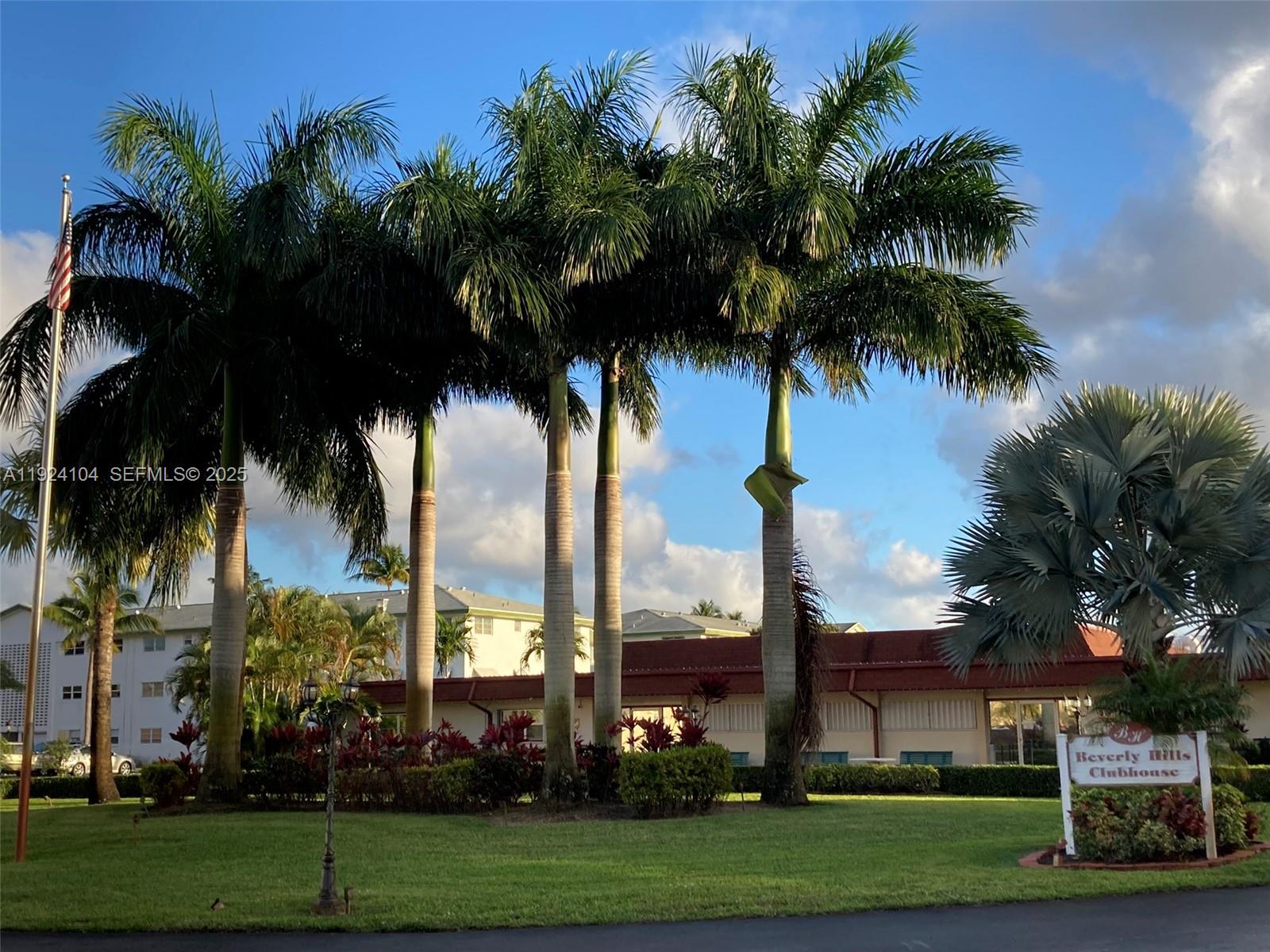 BEVERLY HILLS CONDO NUMBE - Residential