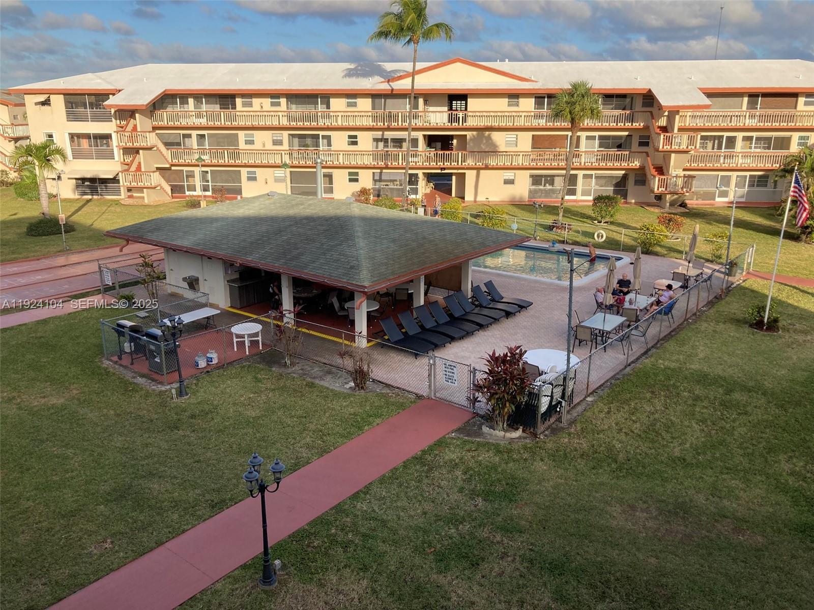 BEVERLY HILLS CONDO NUMBE - Residential