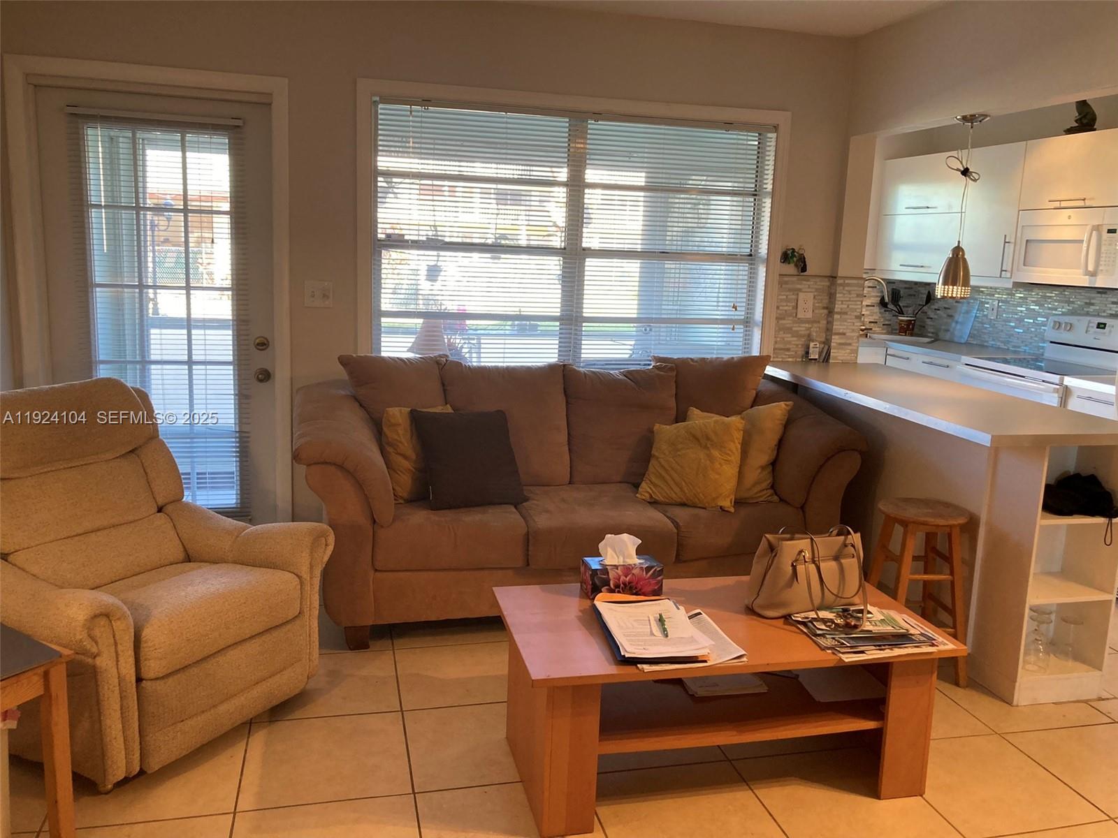 BEVERLY HILLS CONDO NUMBE - Residential