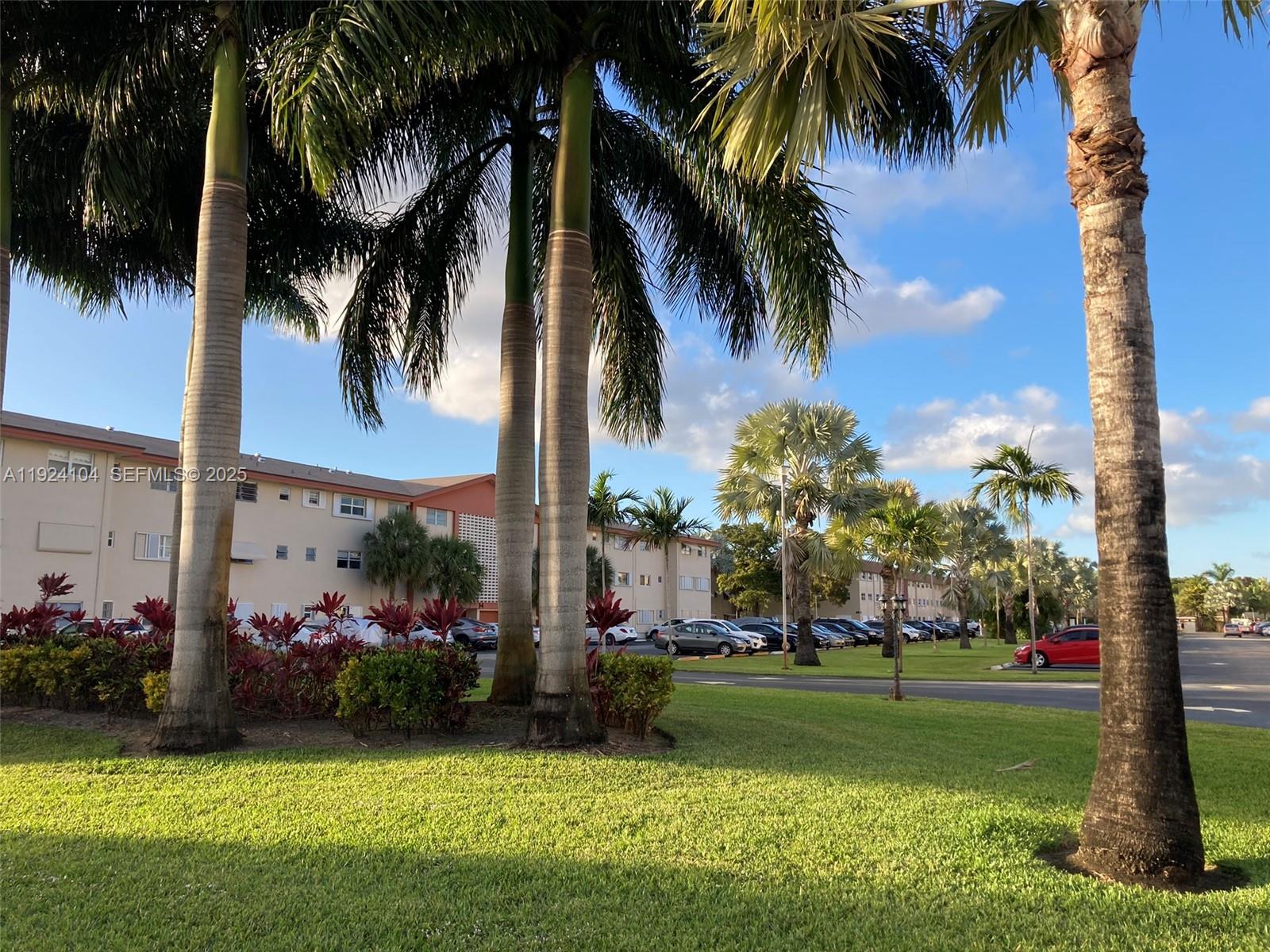 BEVERLY HILLS CONDO NUMBE - Residential