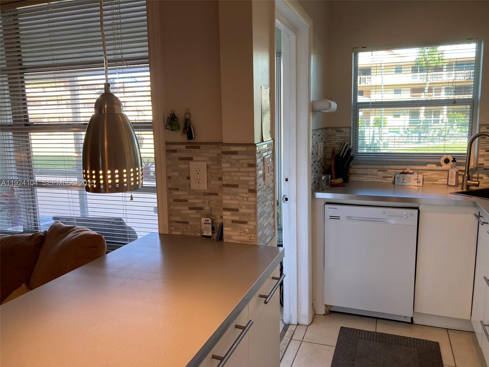 BEVERLY HILLS CONDO NUMBE - Residential