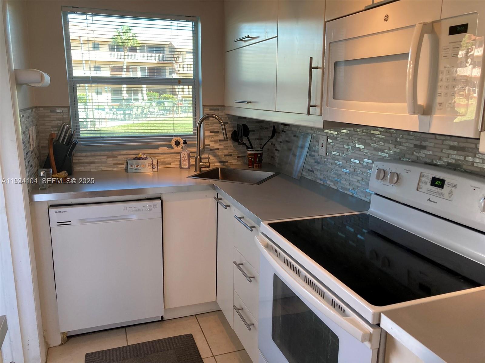 BEVERLY HILLS CONDO NUMBE - Residential