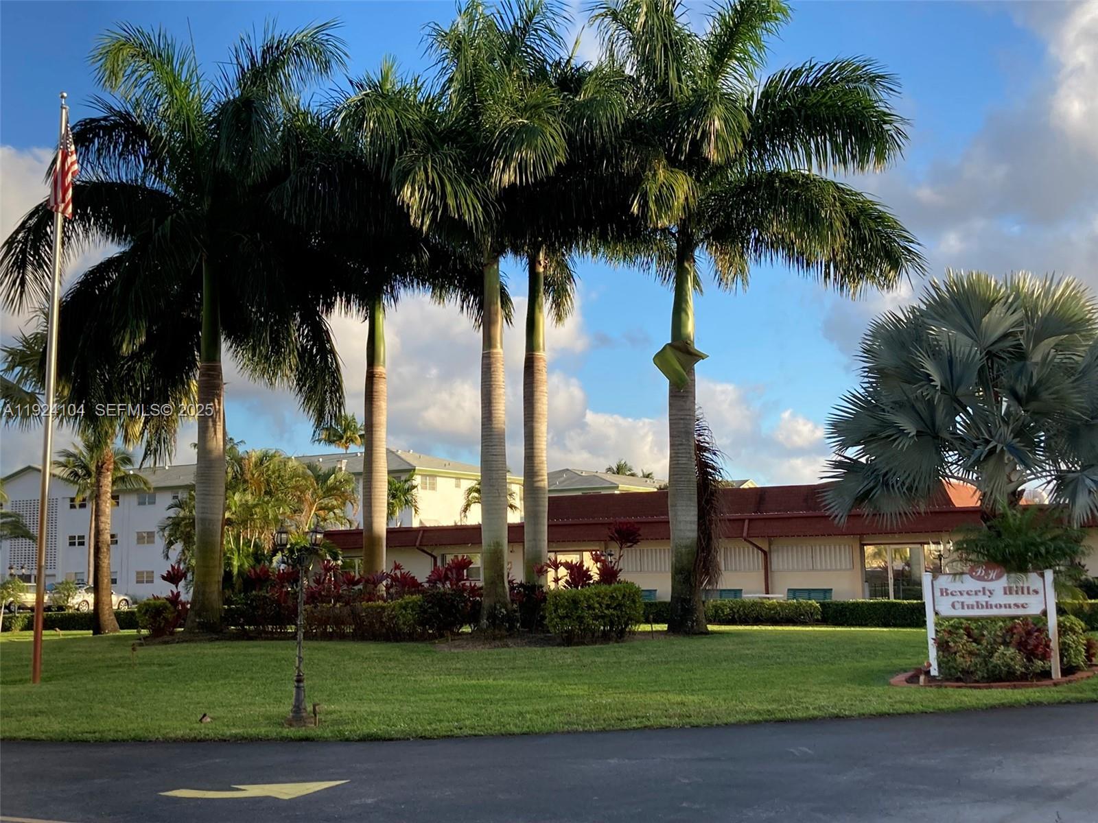 BEVERLY HILLS CONDO NUMBE - Residential