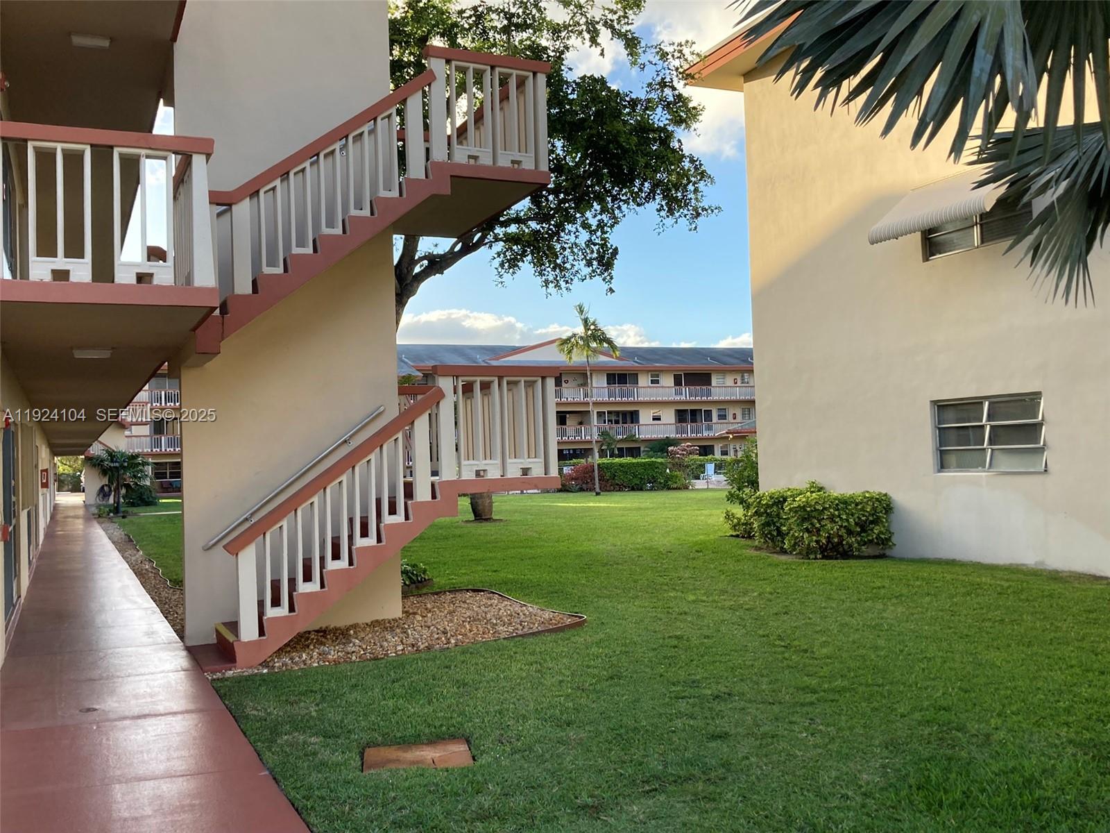 BEVERLY HILLS CONDO NUMBE - Residential