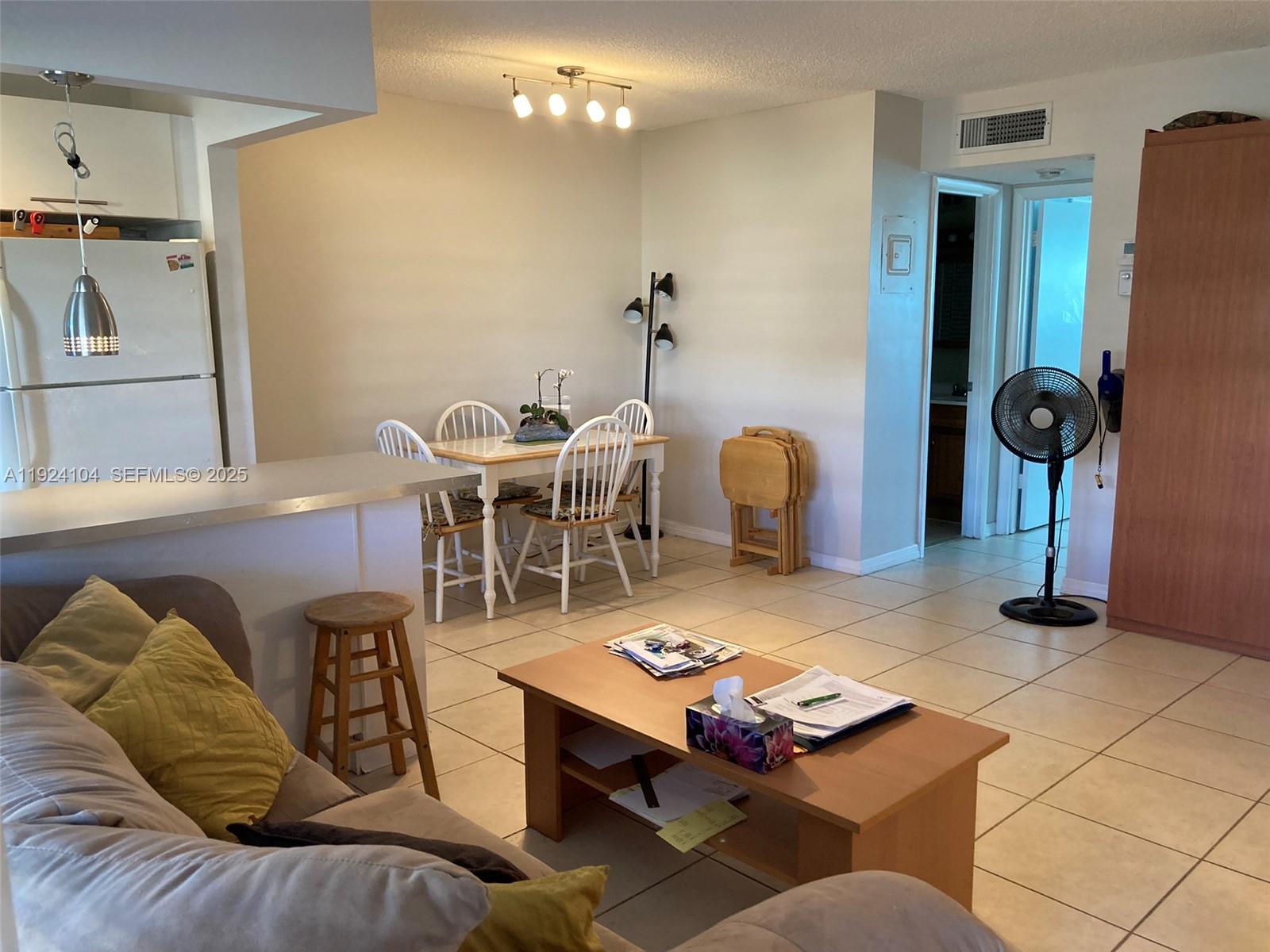 BEVERLY HILLS CONDO NUMBE - Residential