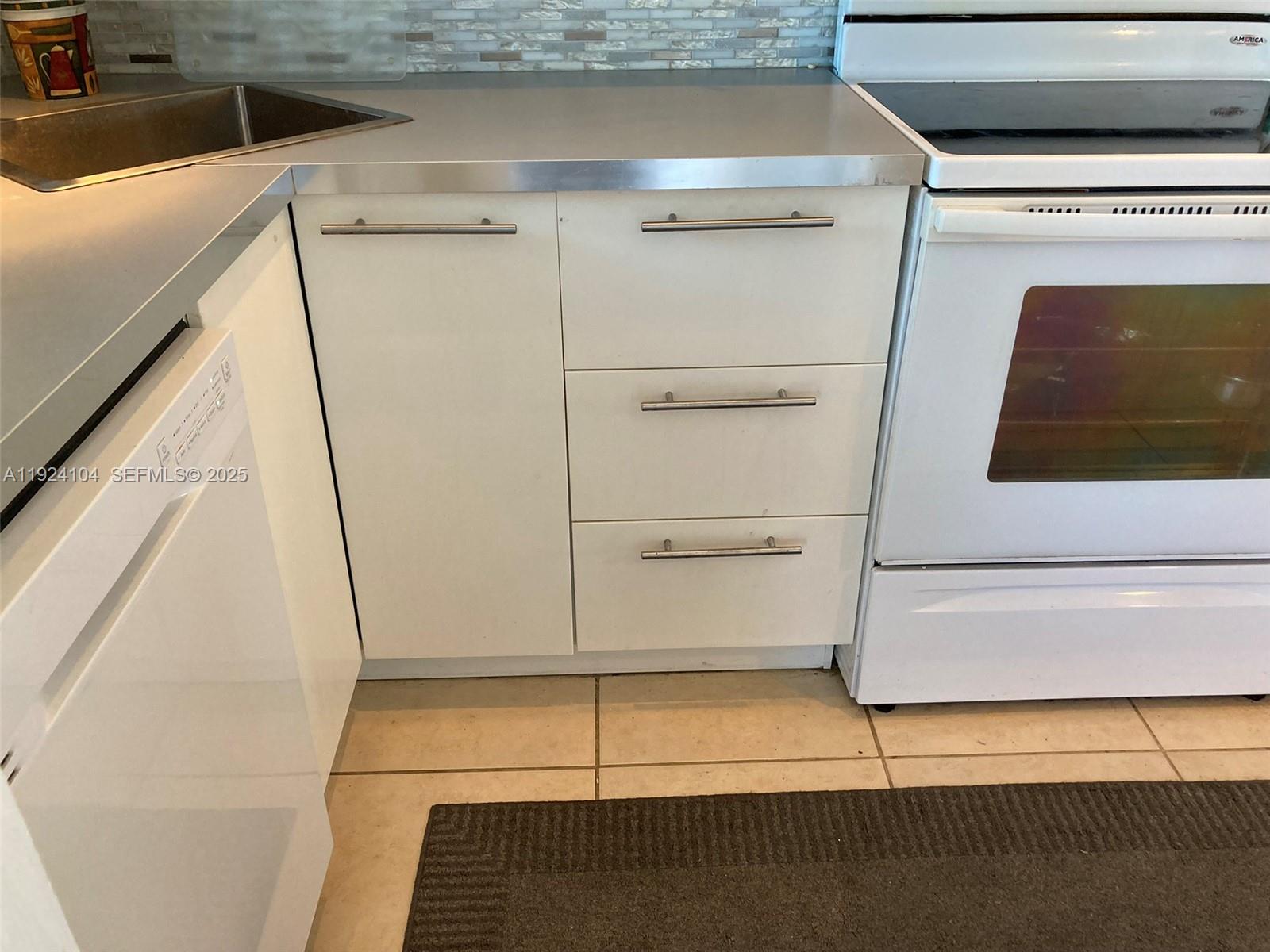 BEVERLY HILLS CONDO NUMBE - Residential