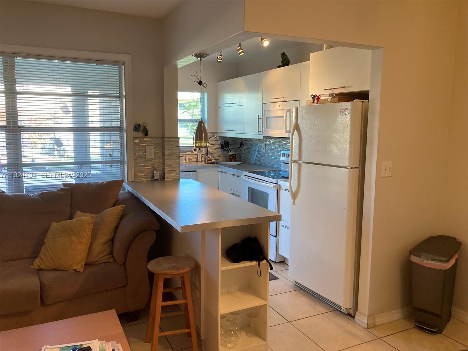 BEVERLY HILLS CONDO NUMBE - Residential