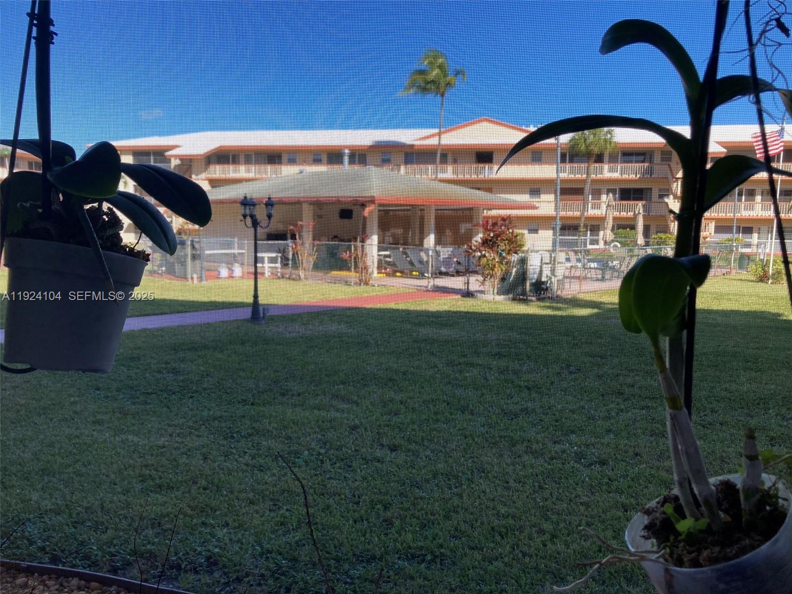 BEVERLY HILLS CONDO NUMBE - Residential