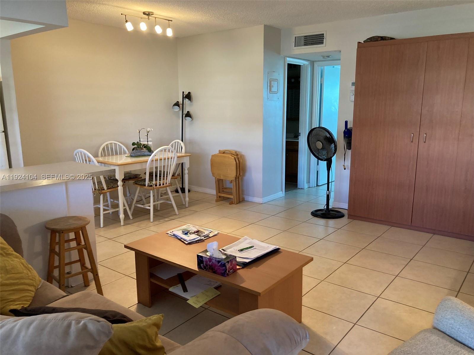 BEVERLY HILLS CONDO NUMBE - Residential