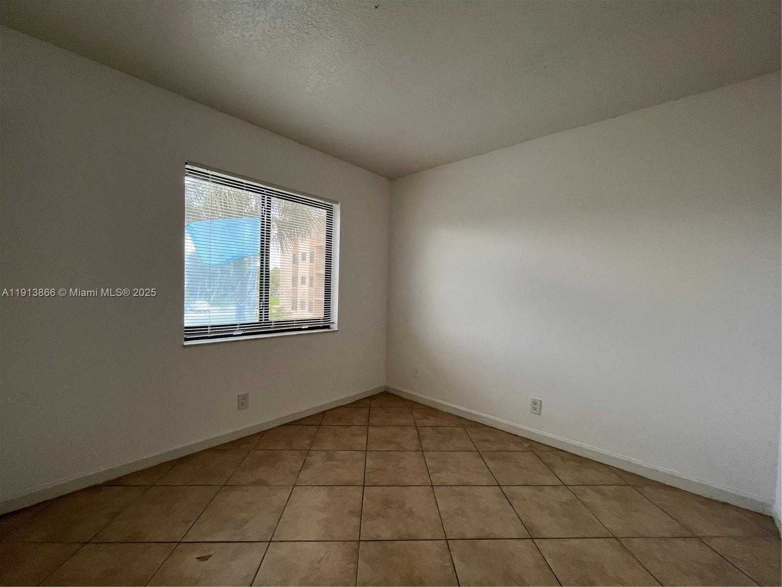 SUNRISE SPRINGS CONDO III - Residential Lease