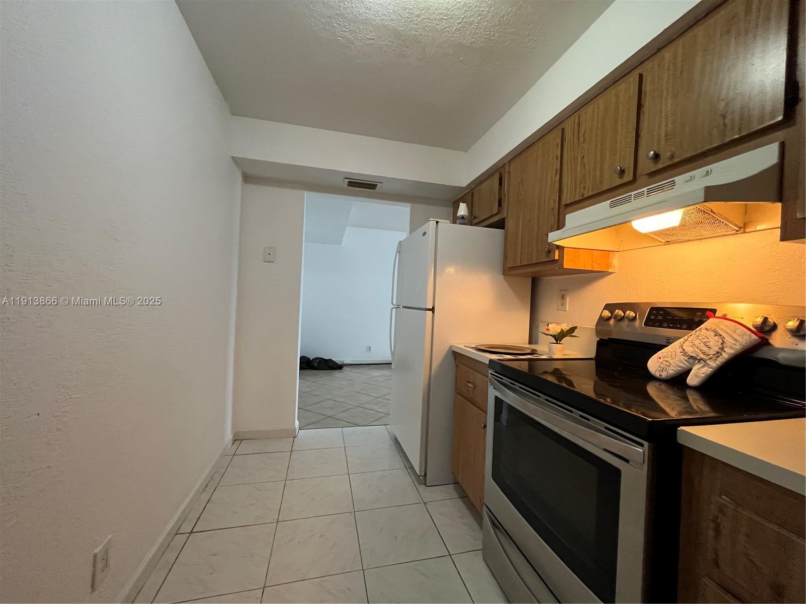 SUNRISE SPRINGS CONDO III - Residential Lease