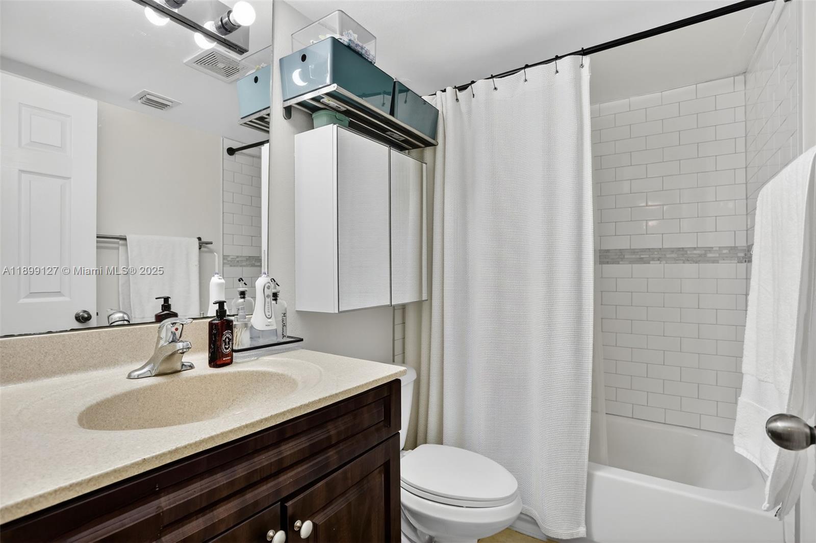 JASMINE LAKES II CONDO - Residential